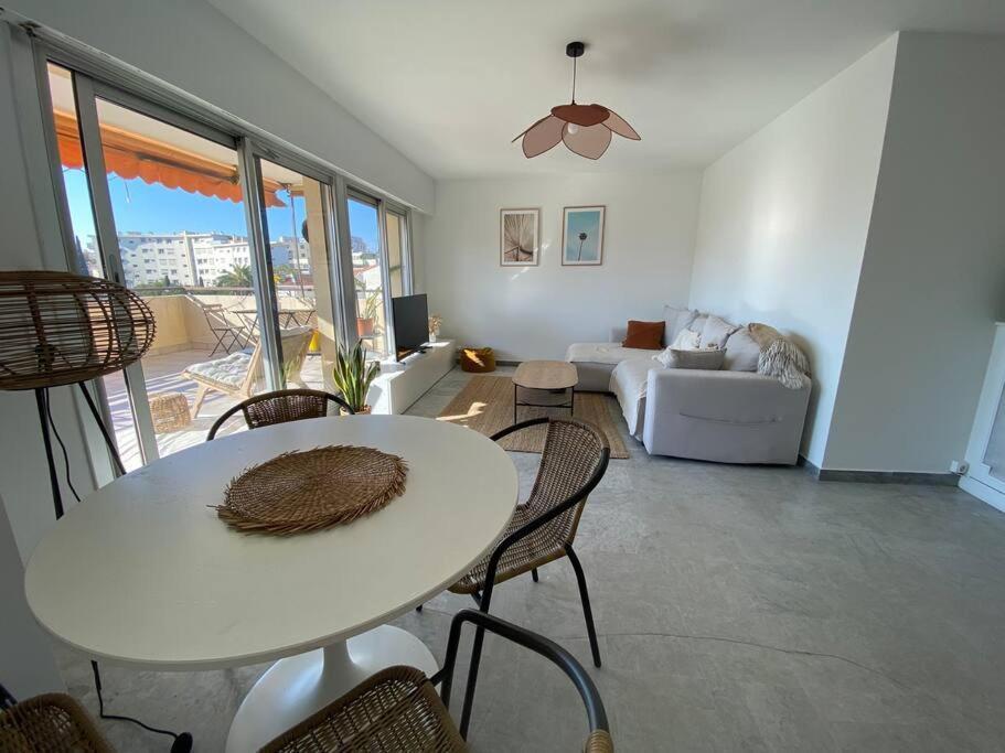 Avec Terrasse Apartment *